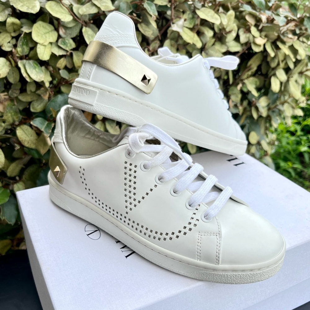 Valentino Garavani V Logo Sneaker size 36